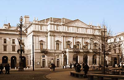 Foto esterna del Teatro alla Scala di Milano