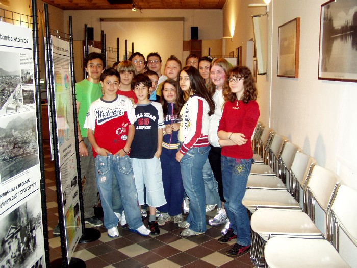 Immagine di gruppo di una classi della scuola media