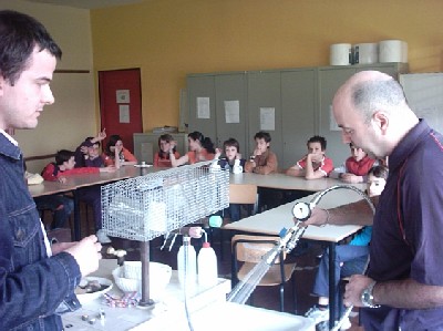 immagine dell'incontro con i ragazzi della scuola media