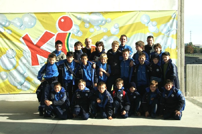 foto dei ragazzi dell'oratorio allo stadio di Monza