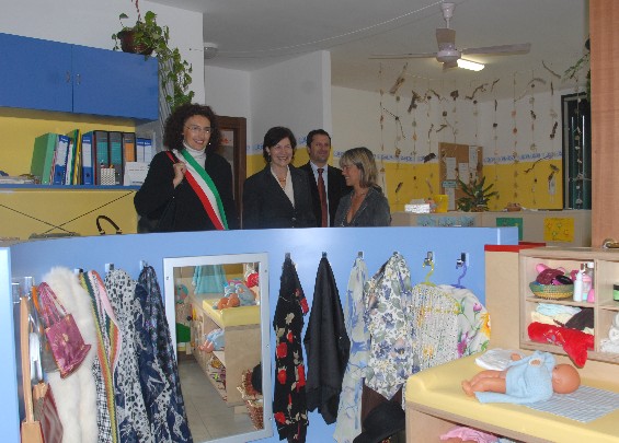 foto dell'interno di Crescere Insieme con il Sindaco Ferrario e l'Assessore Campi Gianmario