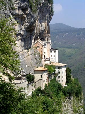 foto del Santuario Madonna della Corona di Spiazzi