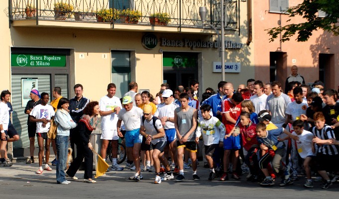 foto della partenza, il via dato dal Sindaco