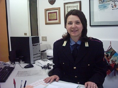 foto della nuova agente della polizia locale