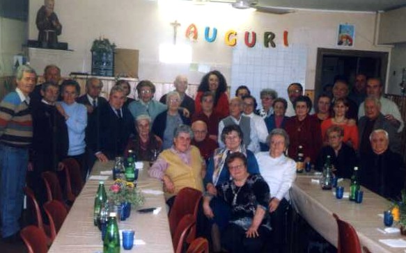 Immagine dei presenti alla serataorganizzata dalla consulta di quartiere del Villaggio Brollo