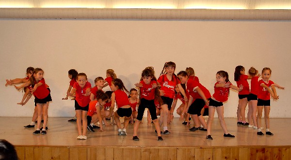 Foto di un altro momento del saggio di danza
