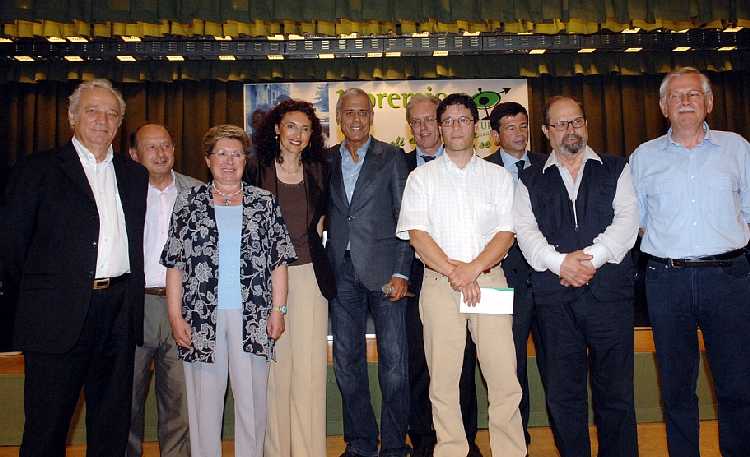 Foto della premiazione dell'Associazione Massimo Brioschi