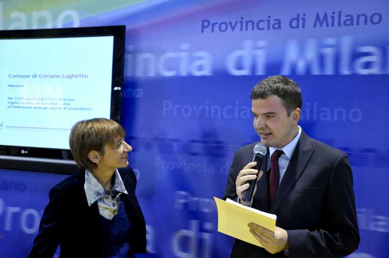 Immagine della premiazione con l'Assessore Provinciale Benelli e l'Assessore Giudici