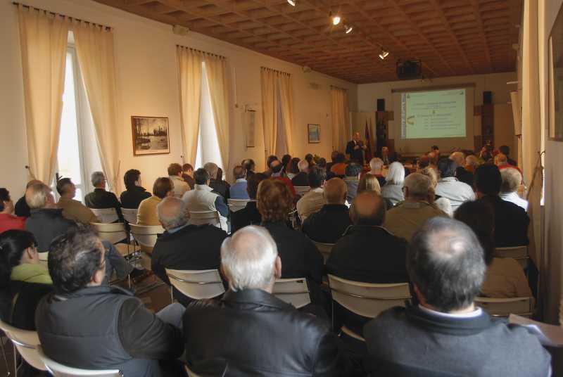 Foto dell'ultima assemblea pubblica in sala consigliare