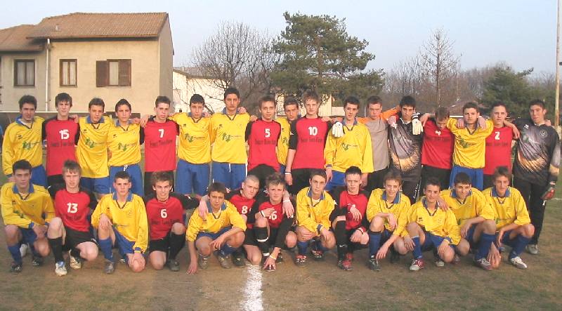 Foto dei giovani calciatori nel quadrangolare 2005