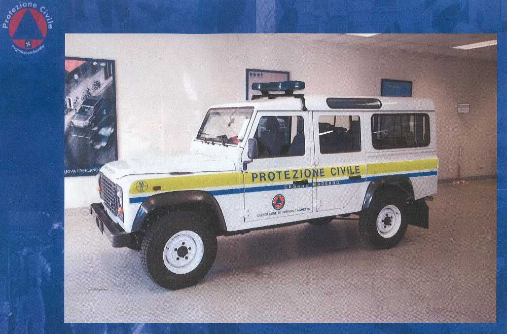 Foto del Rover Defender 110 a disposizione della Protezione Civile di Ceriano