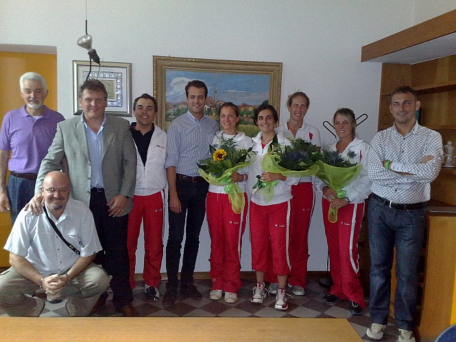 Premiazione delle campionesse del Tennis club
