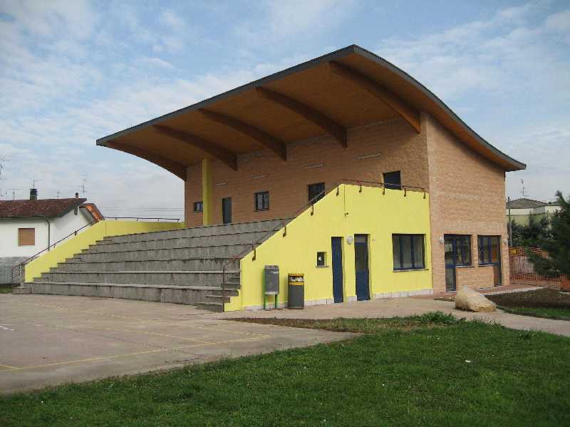 Foto del campo giochi alla frazione Brollo