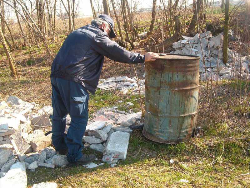 Foto di rifiuti abbandonati