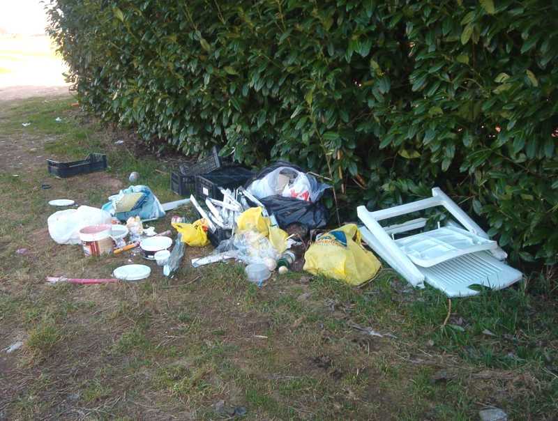 Foto di rifiuti abbandonati