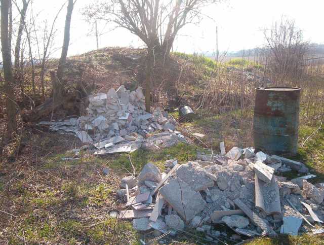 Foto di rifiuti abbandonati